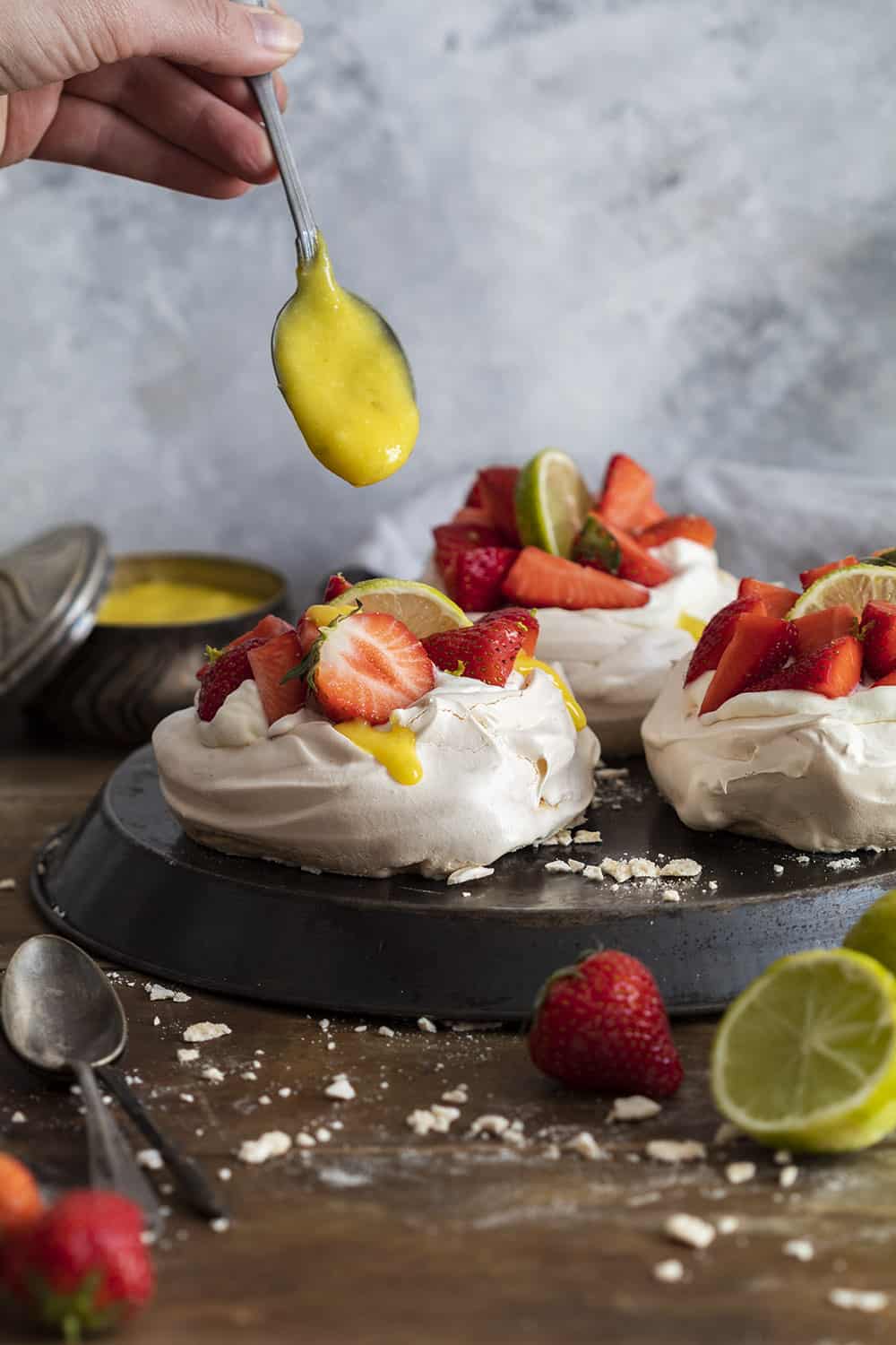 Pavlova aux fraises et au citron vert