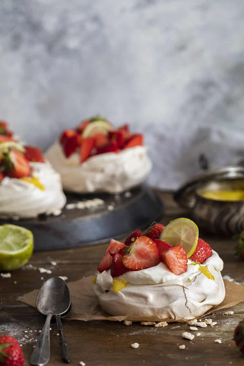 Pavlova à la fraise et au citron vert